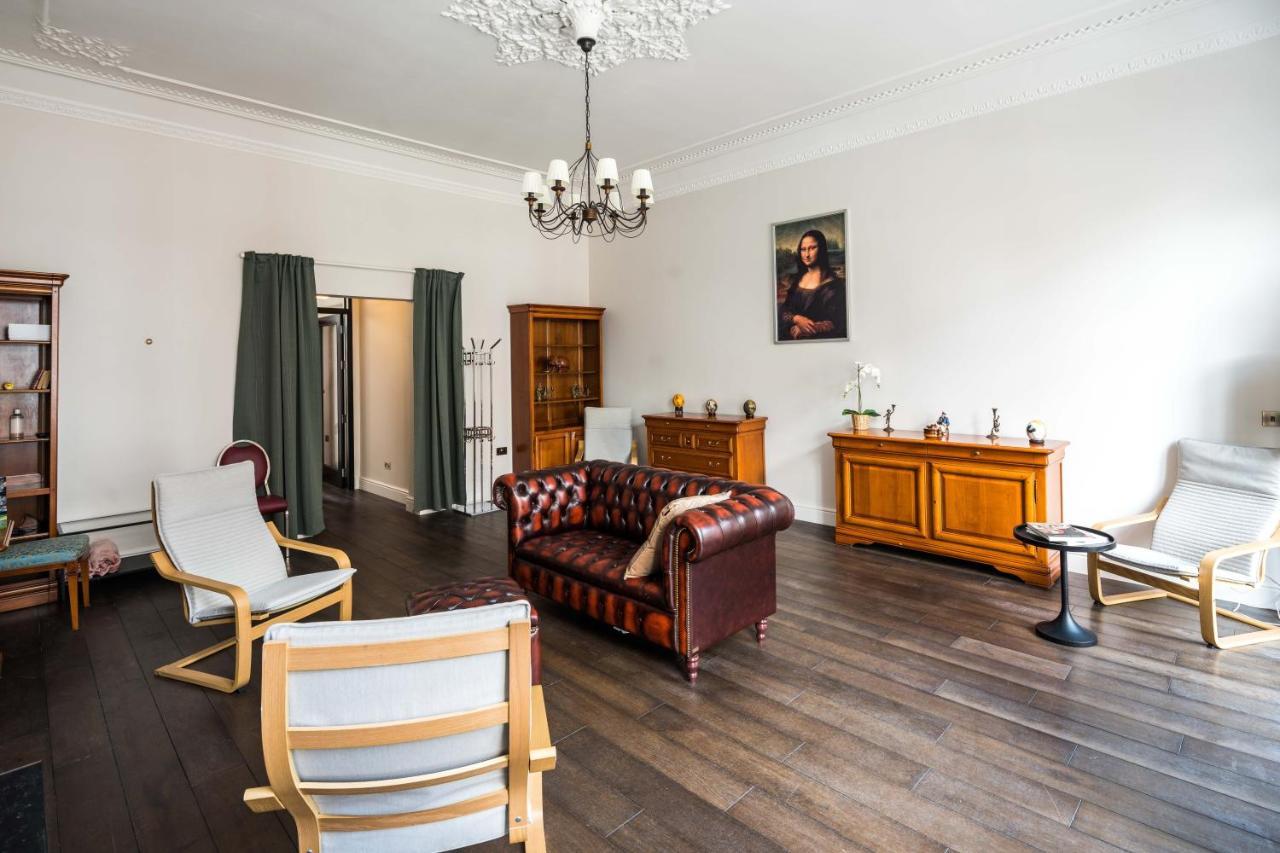 4 Bedroom House Up To 10 People At Heart Of Kensington And Chelsea Londen Buitenkant foto