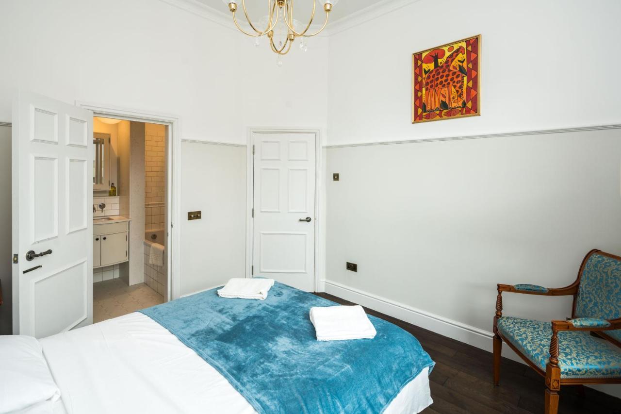 4 Bedroom House Up To 10 People At Heart Of Kensington And Chelsea Londen Buitenkant foto