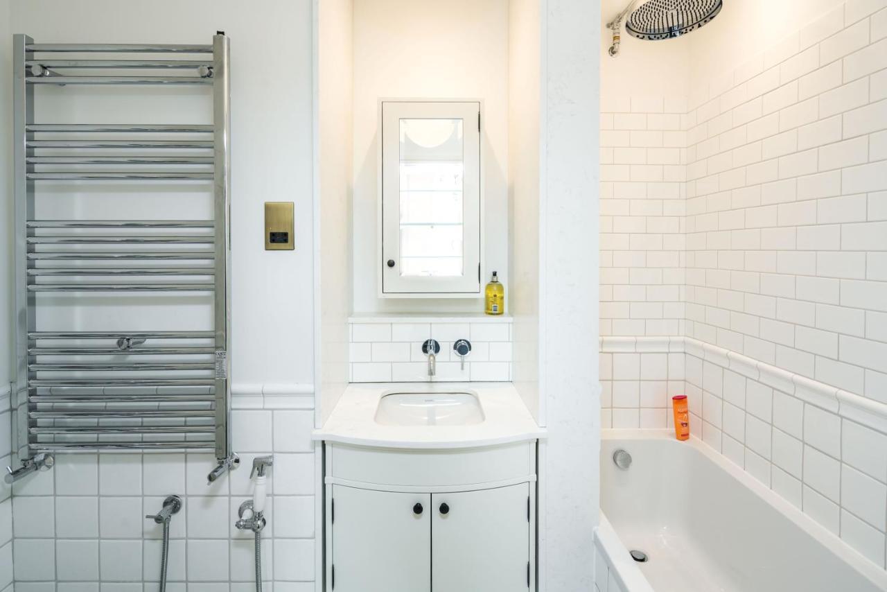 4 Bedroom House Up To 10 People At Heart Of Kensington And Chelsea Londen Buitenkant foto