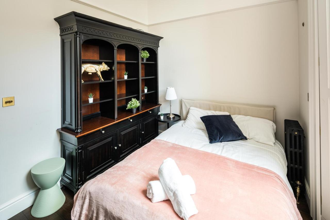 4 Bedroom House Up To 10 People At Heart Of Kensington And Chelsea Londen Buitenkant foto